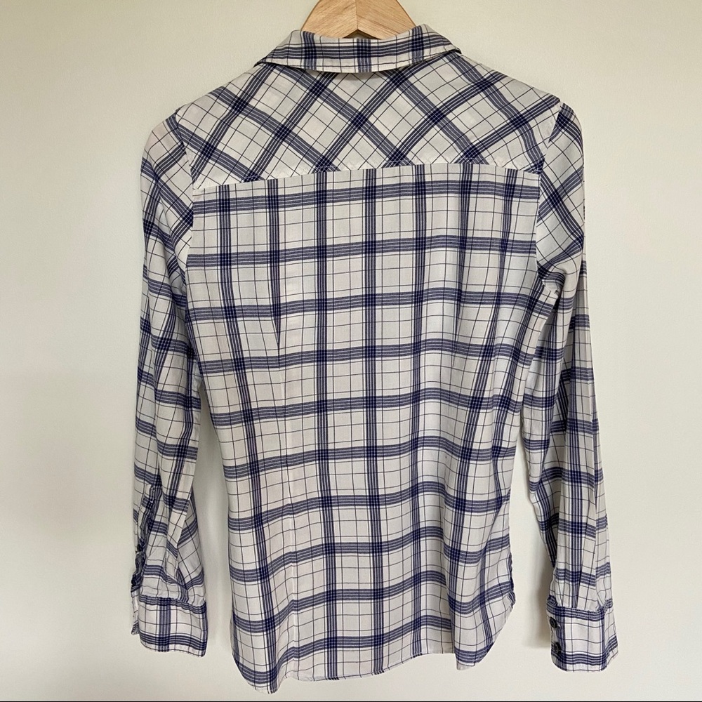 🌿J.Crew button down - Picture 6 of 8